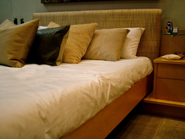 bedroom-bed-linen-1-1512942
