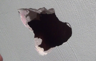 hole in plaster pic 3